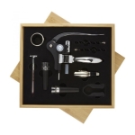 Set of 9 wine accessories for events light wood colour