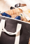 Recycled tote-style cooler bag with elegant details black colour
