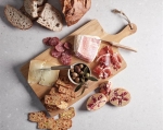 Rectangular wooden serving board with handle wood colour