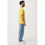 Unisex slim-fit T-shirt in recycled cotton, 160 g/m² yellow colour