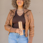 Double-wall recycled stainless steel bottle 500 ml bronze colour ambient view