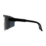 Sporty sunglasses, easily adaptable and stylish black colour
