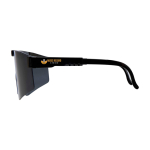 Sporty sunglasses, easily adaptable and stylish black colour