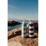 Leakproof thermal bottle with beach design and carry handle 600ml light blue colour ambient view 3 