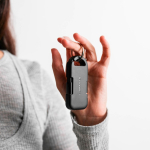 Ultracompact recycled plastic keyring power bank 1,000mAh black colour third ambient view