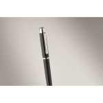 Gift set with metal pen and keyring with 2-in-1 charging cable black colour third photographic view
