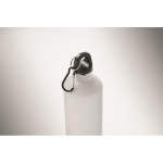 Recycled stainless steel bottle with rubberised finish and carabiner 750 ml white colour third photographic view