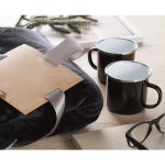 Gift set with fleece blanket and two enamelled metal mugs 350 ml black colour ambient view