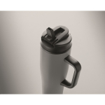 Leakproof recycled stainless steel thermal tumbler with handle and straw 900 ml grey colour third photographic view