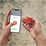 Water-resistant BT tracker with Chipolo sound alarm red colour lifestyle image