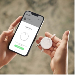 Water-resistant BT tracker with Chipolo sound alarm white colour lifestyle image