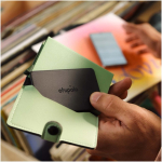 Rechargeable tracker card compatible with Apple and Android Chipolo graphite colour