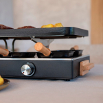 Table raclette with reversible non-stick plate Boska black colour ambient view 4