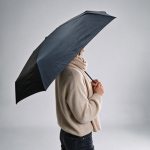 Manual folding umbrella in recycled plastic pongee ø95 black colour ambient view