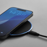 Magnetic wireless charger in recycled aluminium with USB-C and 15W black colour detail view
