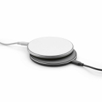 Magnetic wireless charger in recycled aluminium with USB-C and 15W