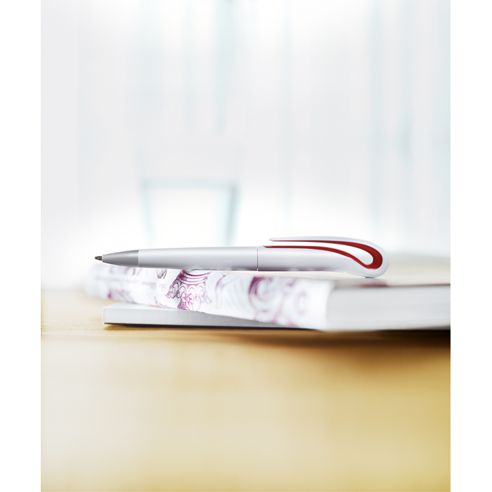 Pen with a curved clip made of ABS with blue ink red colour third ambient view