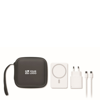 Travel set with magnetic 5,000mAh power bank and USB-C charger