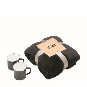 Gift set with fleece blanket and two enamelled metal mugs 350 ml