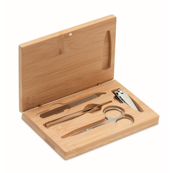 Nail care set in stainless steel with bamboo box