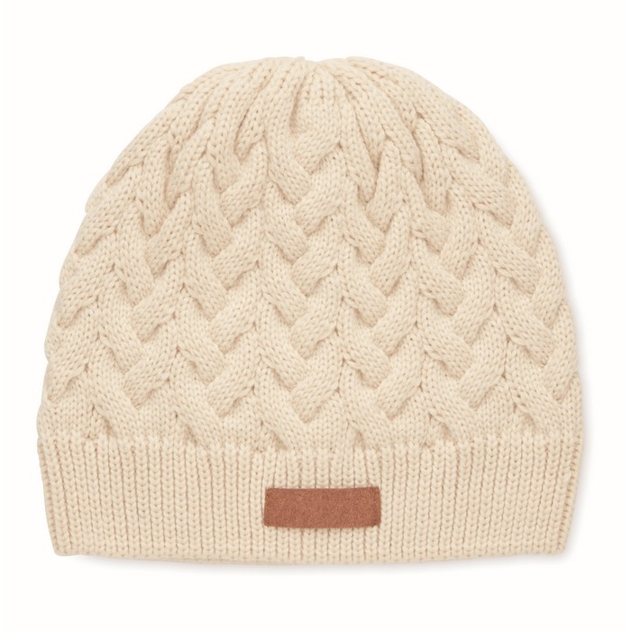 Knitted hat made of RPET in black or white