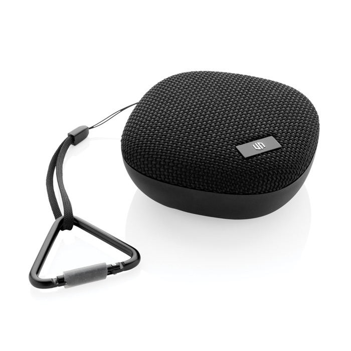Compact waterproof speaker, resistant up to 1 metre, IPX7