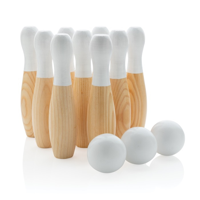 Wooden skittle game with 9 pine pins in cotton bag