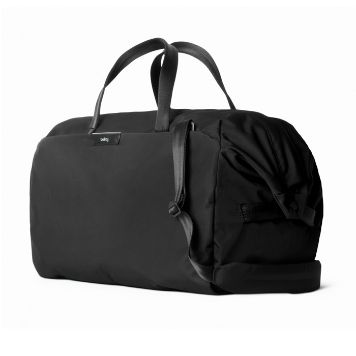 Spacious weekend bag with quick-access pocket, 45 L