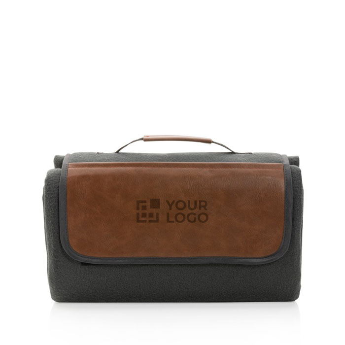 Exclusive foam-padded picnic blanket in RPET