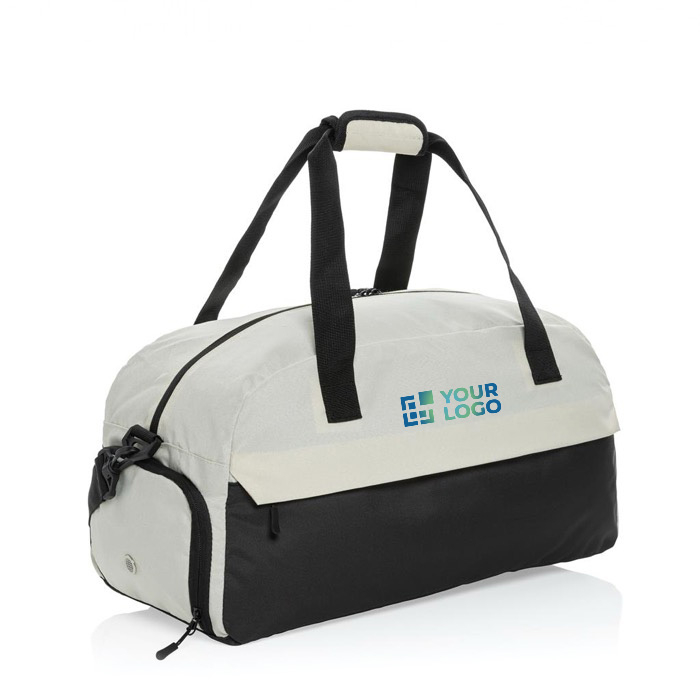 Spacious RPET travel bag with front pocket